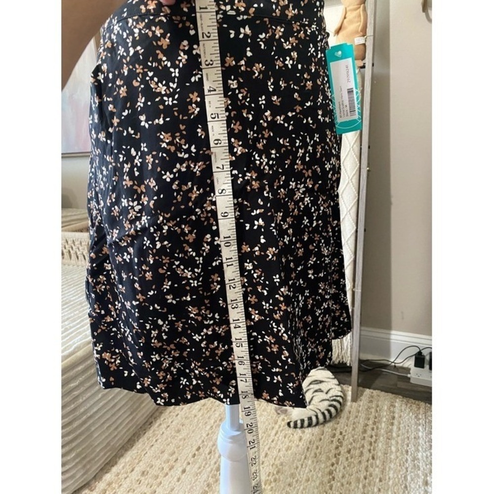 Market & Spruce Black Mini Skirt with Tan and White Floral Print Medium NWT - Picture 4 of 10